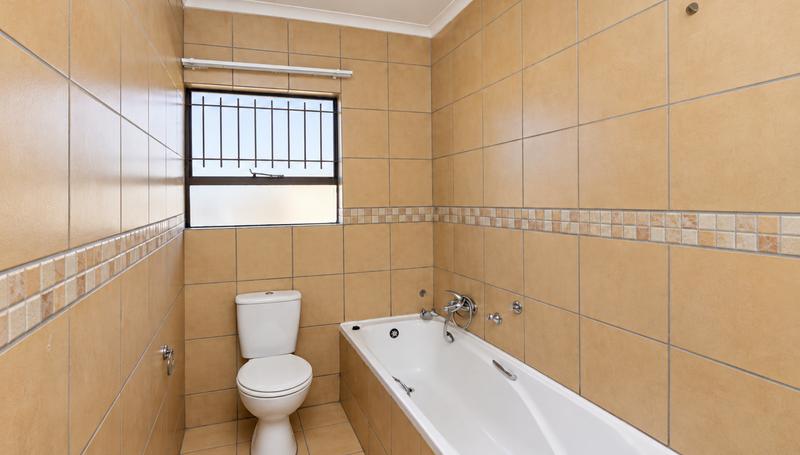2 Bedroom Property for Sale in Langenhovenpark Free State